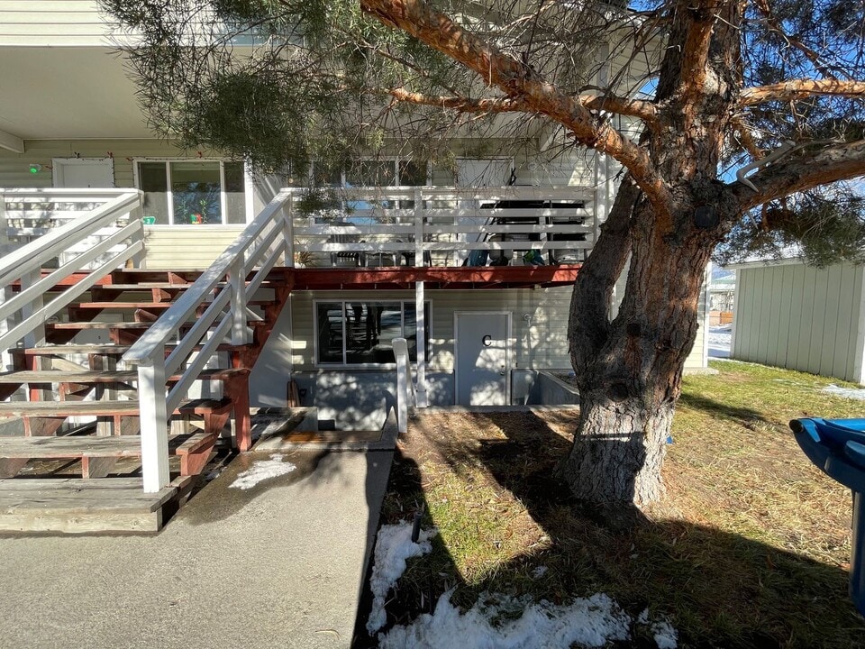 401 E Jefferson Ave in Belgrade, MT - Building Photo