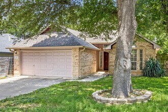1802 Ramona Cir in San Marcos, TX - Building Photo - Building Photo