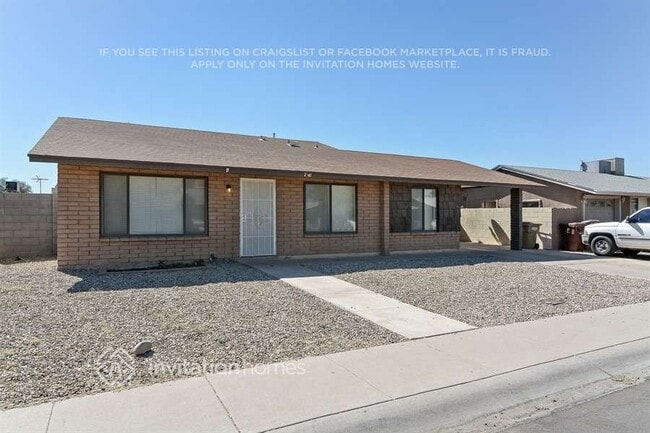 7341 W Shangri La Rd in Peoria, AZ - Foto de edificio - Building Photo