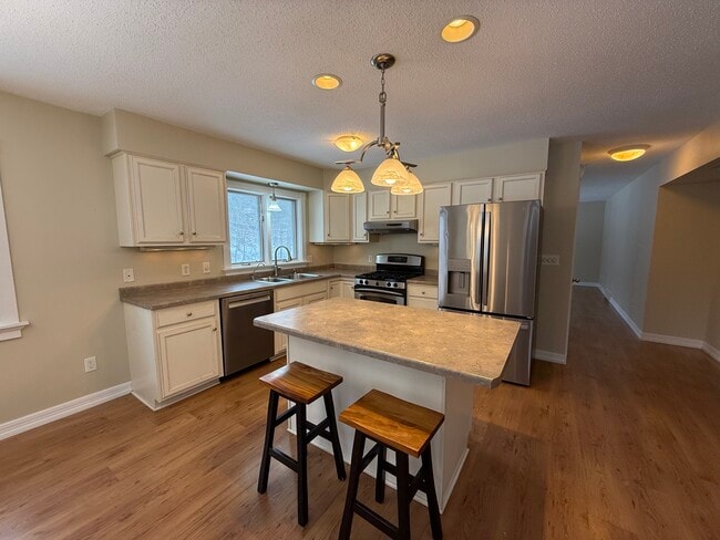 5816 Eagle Ave in Sparta, WI - Foto de edificio - Building Photo