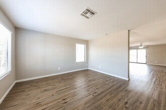 8601 W Elm St in Phoenix, AZ - Building Photo - Building Photo