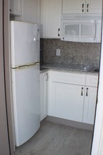 935 S Atlantic Ave, Unit 317 in Daytona Beach, FL - Foto de edificio - Building Photo
