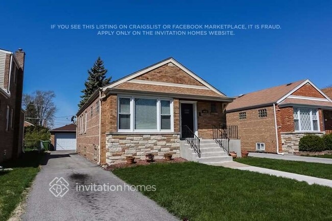 9024 S Albany Ave in Evergreen Park, IL - Foto de edificio - Building Photo