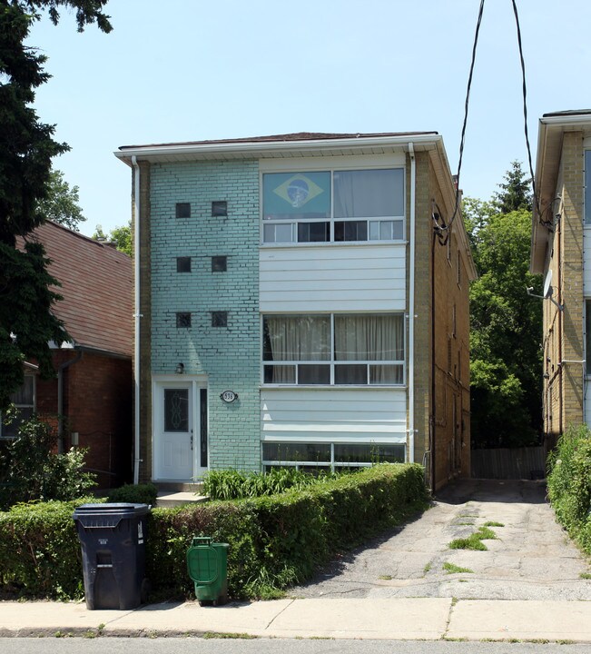 536 Harvie Ave in Toronto, ON - Building Photo