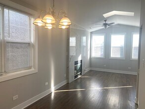 3324 W Le Moyne St-Unit -1 in Chicago, IL - Building Photo - Building Photo