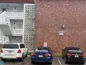 1281 NW 43rd Ave in Lauderhill, FL - Building Photo - Building Photo
