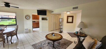 1512 Mainsail Dr in Naples, FL - Building Photo - Building Photo