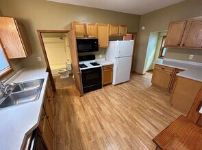 1012 S 4th Ave in Wausau, WI - Foto de edificio - Building Photo