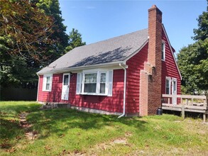 62 Chestnut St in Seekonk, MA - Building Photo - Building Photo