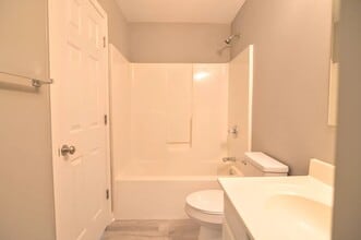 1996 Carver Ct in Independence, KY - Foto de edificio - Building Photo