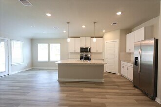 1463 Waggoner Rnch Trl in Conroe, TX - Foto de edificio - Building Photo