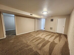 2755 Sierra Dr in Colorado Springs, CO - Foto de edificio - Building Photo