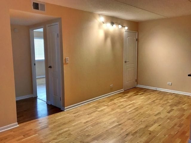 property at 5S070 Pebblewood Ln