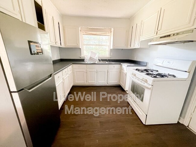 1005 Cook Dr in Sylacauga, AL - Building Photo - Building Photo