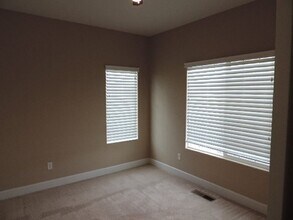 662 Canary Cir in Fernley, NV - Building Photo - Building Photo