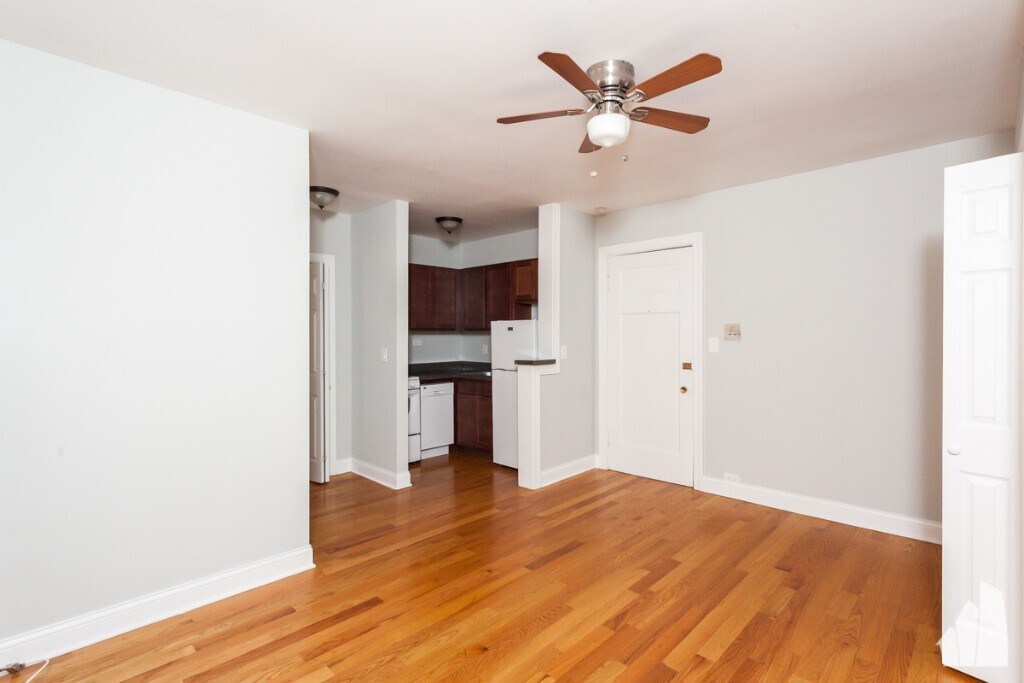 833 W Wolfram St, Unit 1 in Chicago, IL - Building Photo