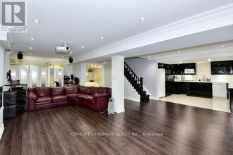 79 Yorkland St in Richmond Hill, ON - Building Photo - Building Photo