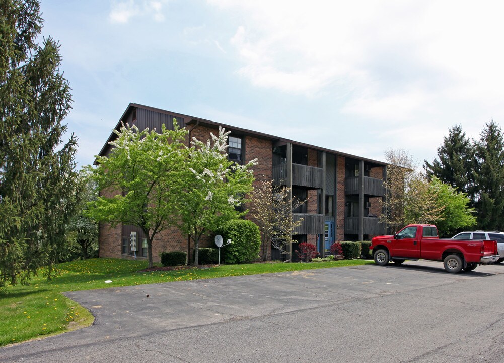 Laurel Ridge Apartments in Mansfield, OH - Building Photo