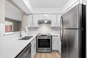 8903 Parkfield Dr in Austin, TX - Building Photo - Building Photo