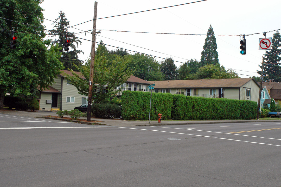 4122 SE 39th Ave in Portland, OR - Building Photo