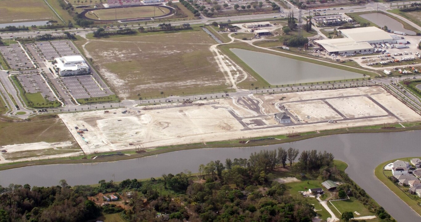 The Terraces Townhomes in Loxahatchee, FL - Building Photo