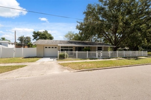 801 46th St N in St. Petersburg, FL - Building Photo