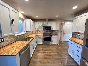 6682 Veranda Ct N in Keizer, OR - Building Photo - Building Photo