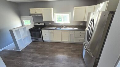 661 Elma Ave in Elgin, IL - Building Photo - Building Photo