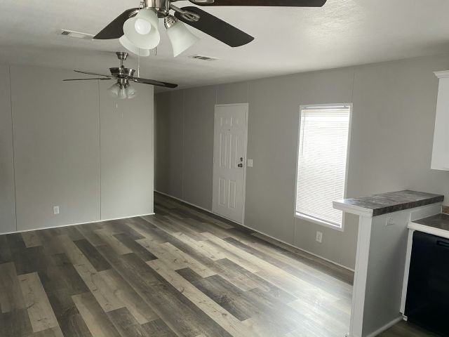 11405 Michelle Way in Tampa, FL - Building Photo - Building Photo