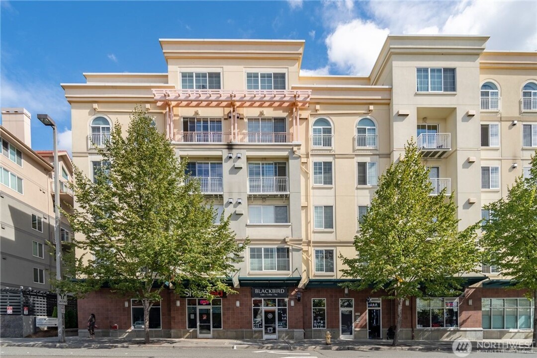 11004 NE 11th St in Bellevue, WA - Building Photo