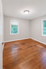 582 Boyds Dr SE in Marietta, GA - Building Photo - Building Photo