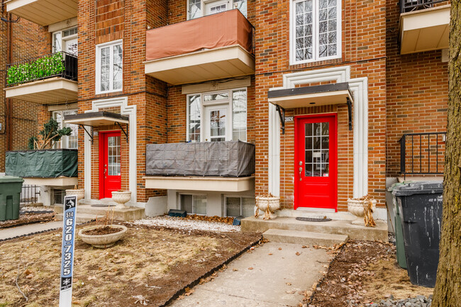 3820 Mackenzie St in Montréal, QC - Building Photo - Building Photo