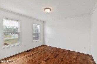 147 Harvest Moon Dr in Richlands, NC - Building Photo - Building Photo