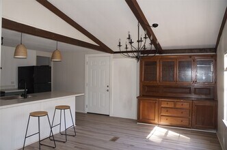 650 Thousand Oaks in Livingston, TX - Building Photo - Building Photo