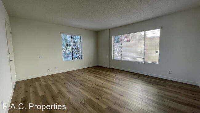 12015 Burbank Blvd in Los Angeles, CA - Building Photo - Building Photo