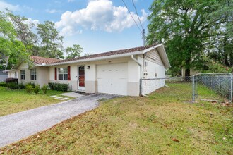 2311 SE 36th Ave in Ocala, FL - Building Photo - Building Photo