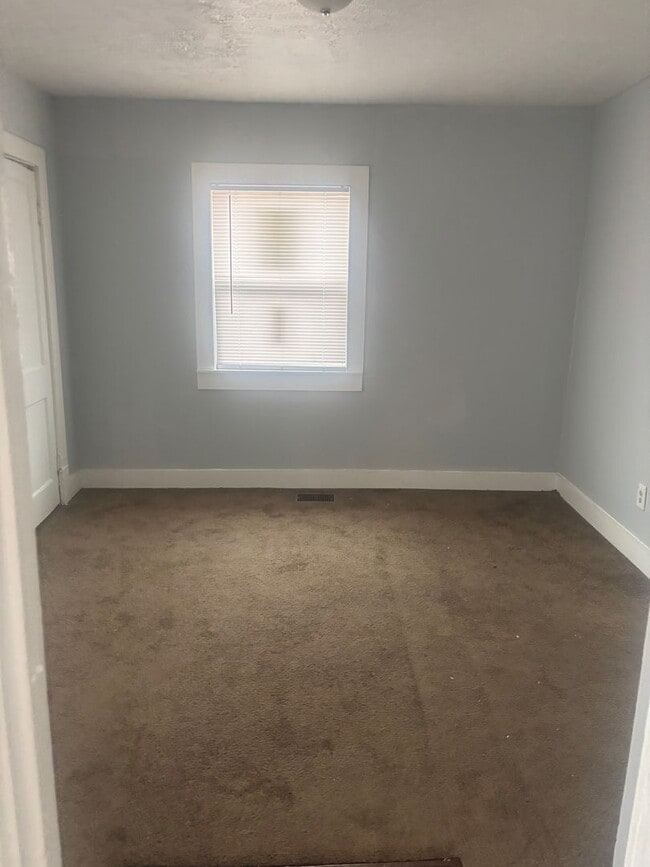 property at 871 S 25th St