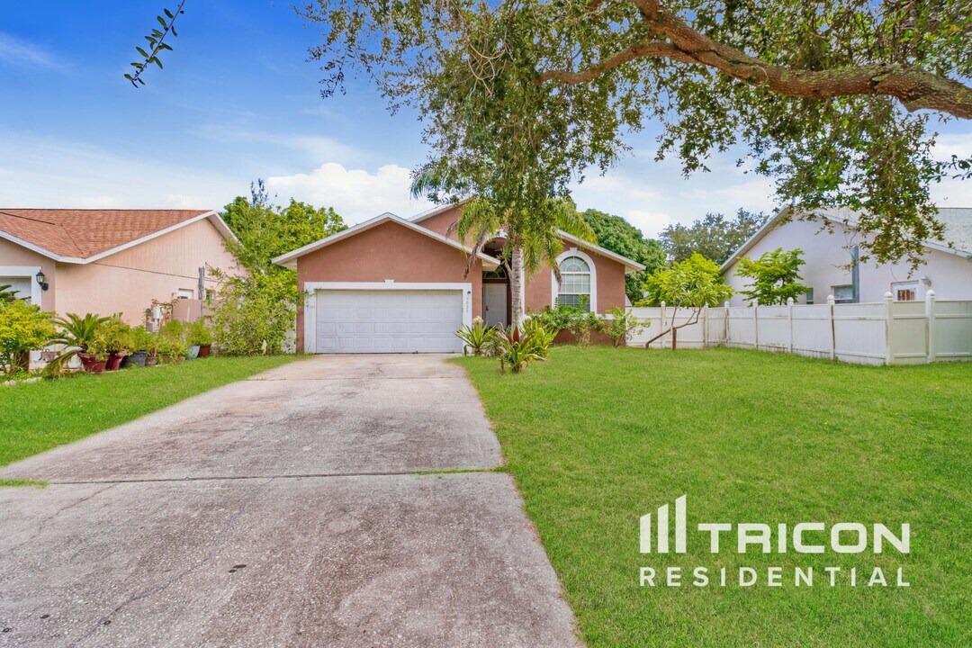7021 76th St N in Pinellas Park, FL - Building Photo