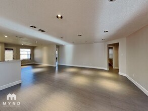 5455 San Patricio Dr in Grand Prairie, TX - Foto de edificio - Building Photo