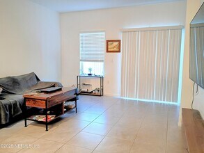 8995 Gifford Dr in Jacksonville, FL - Building Photo - Building Photo