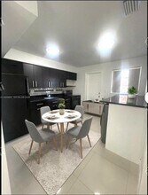 512 SW 7th St in Hallandale Beach, FL - Building Photo - Building Photo