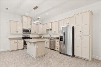10 Allen Dr in Edinburg, TX - Building Photo - Building Photo