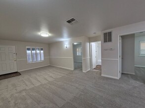 2404 24th St in Sacramento, CA - Foto de edificio - Building Photo