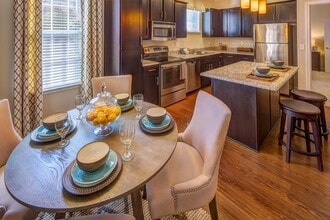 The Signature At Schilling Farms in Collierville, TN - Building Photo - Building Photo