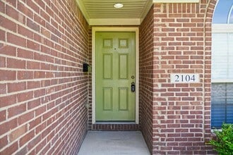 2104 Millstone Way in Lexington, KY - Foto de edificio - Building Photo