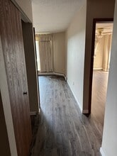 2601 Kenzie Ter, Unit 131 in Minneapolis, MN - Building Photo - Building Photo