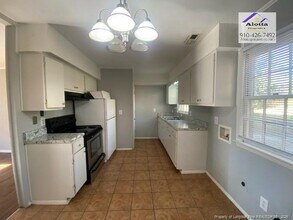 4206 S Dowfield Dr in Fayetteville, NC - Building Photo - Building Photo