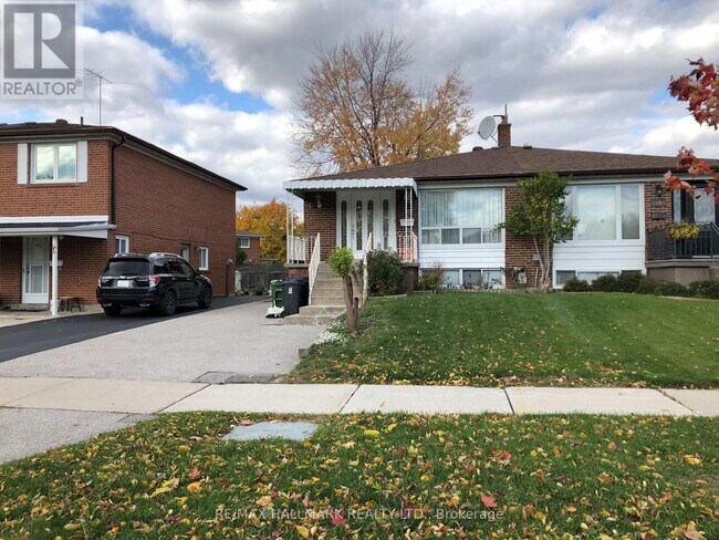 12 Painswick Crescent in Toronto, ON - Building Photo - Building Photo