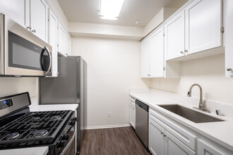 Northpoint Apartments at CSUN in Northridge, CA - Building Photo - Interior Photo