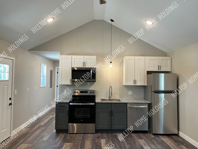 property at 7 Frazier Oaks Rd